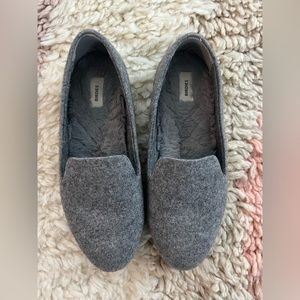 Birdies gray wool winter flats with fuzzy footbed size 8.5